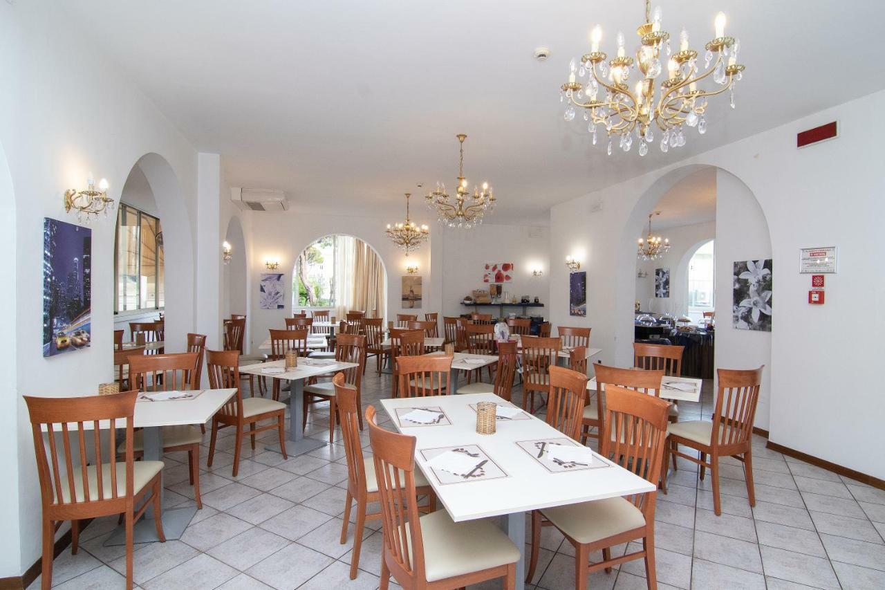 Hotel Napoleon Riccione Exteriér fotografie